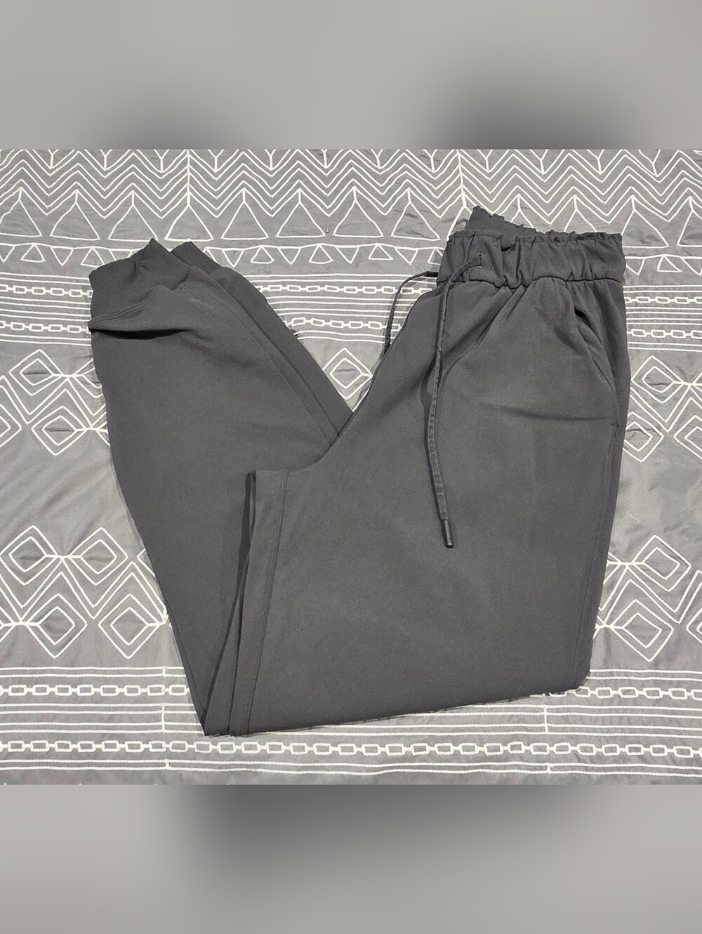 Lululemon Keep Moving Jogger In Rhino Grey Size 4